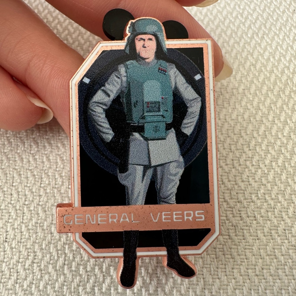 Limited release Star Wars General Veers Disney trading pin